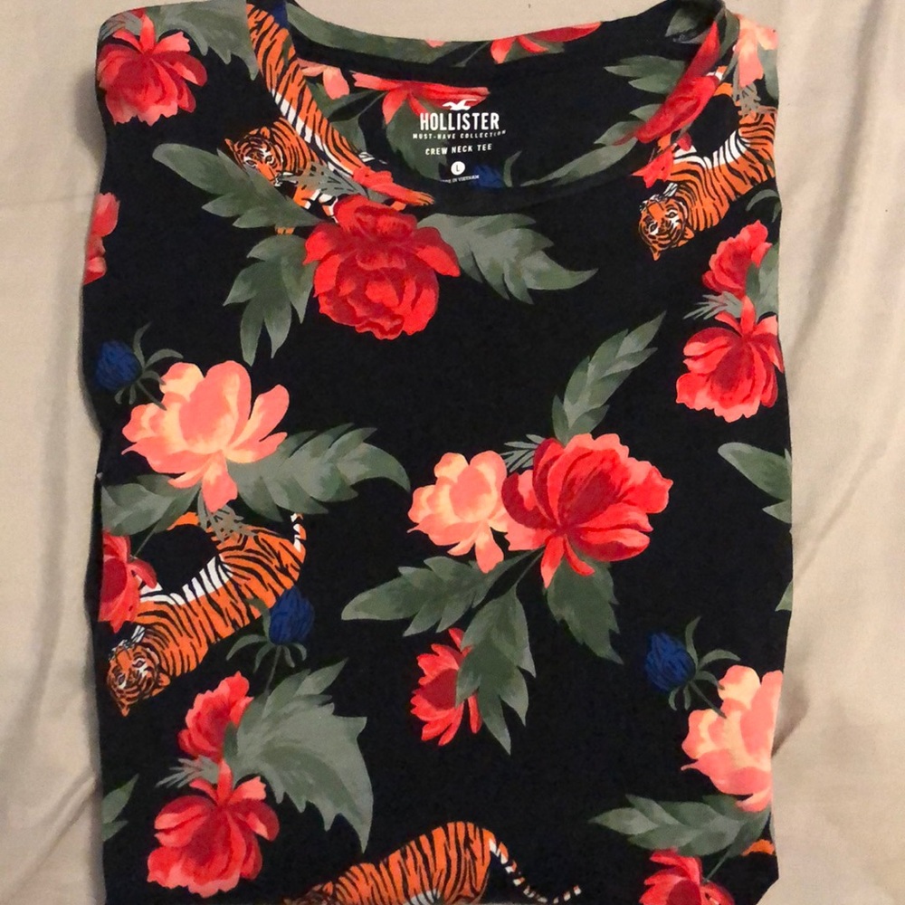 Tiger/ Floral print short sleeve shirt.